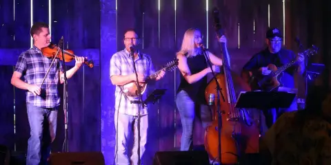Live Music with Strung Nugget Gang