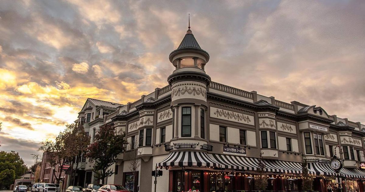 Fall Fine Art & Wine Event